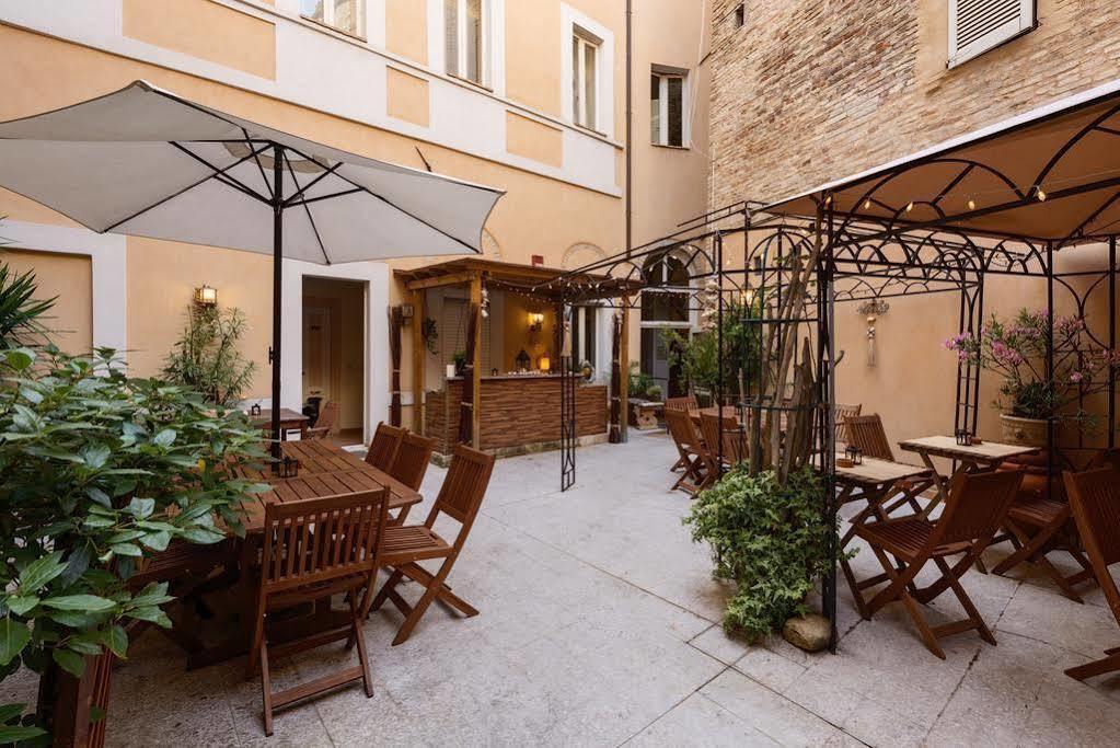 Hotel Lauri Macerata Exterior photo
